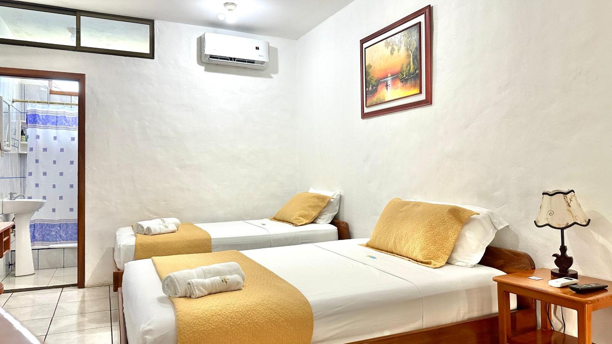 Hostal Sueños Silvestres Puerto Ayora  Exterior foto